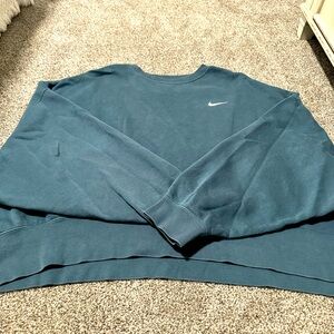 Nike Cropped Oversized Sweatshirt